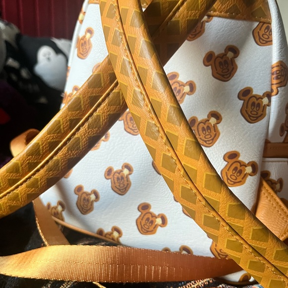 SOLD - Picture 4 of 8